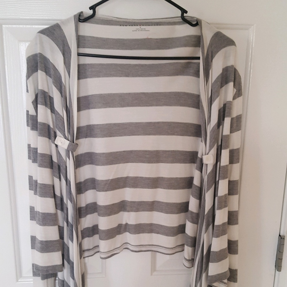 NY & Company Gray Asymmetrical Open Cardigan